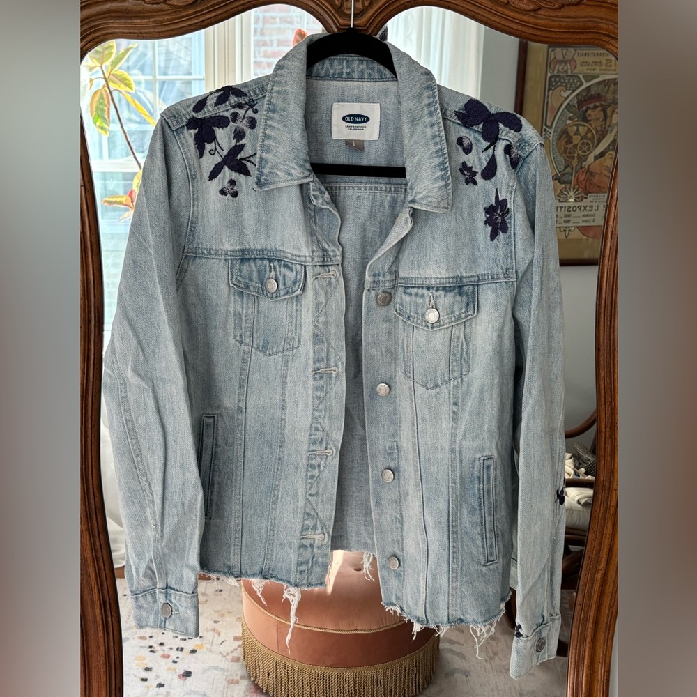 Old Navy Light Wash Denim Jacket with Floral Embroidery - Size Large